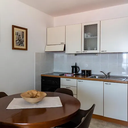 Apartment Dijana Prigradica
