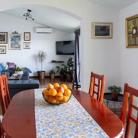 Apartment Dijana *