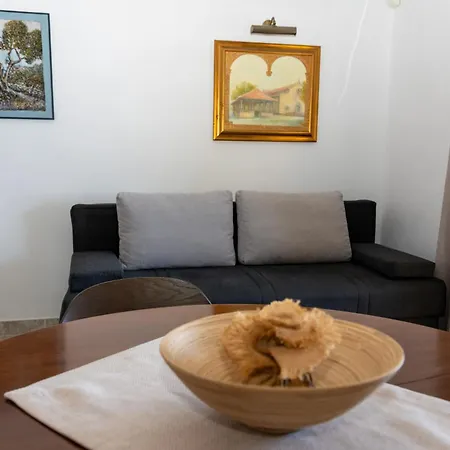 Dijana Apartment *